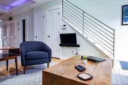 MODERN HOME NEAR CAPITOL HILL - Walk to METRO subway - Image 2