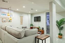 Private 1-BR / DC Residential-Style Stay / Parking - Image 5
