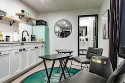 Studio close to White House & Metro - Image 5