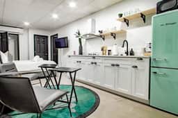 Studio close to White House & Metro - Image 3
