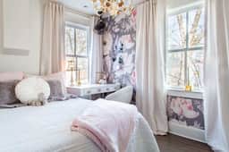 Liberty House - Old Town Luxury Designer Stay - Image 2