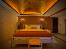 Casa Laja Hotel - Designer King Suite - Image 4