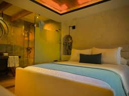 Casa Laja Boutique Hotel - King Suite Near Centro - Image 3