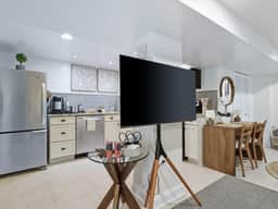Petworth Gem - Modern Studio Near METRO rail - Image 3