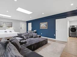 Private King Suite - Springfield METRO - Image 2