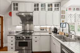 Hill East, Barney Circle 2-BR, Walk to METRO Stop - Image 3