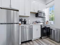 Stylish 1BR Capitol Hill - Walk to METRO - Image 2