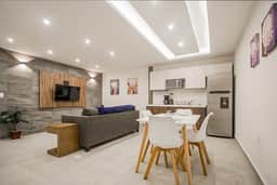 1-BR Gem on Zazil 20 Av. 1 / Walk to Playa Mamitas, Coco Beach, & 5ª - Image 4