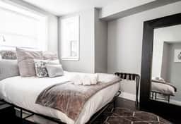 Centrally-Located Well-Decorated Solar-Powered! - Image 2