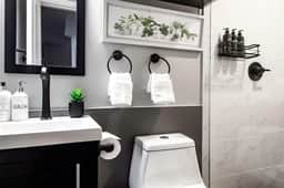 Centrally-Located Well-Decorated Solar-Powered! - Image 4