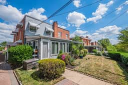Vibrant Townhome w/ Patio in Green DC Area - Image 5