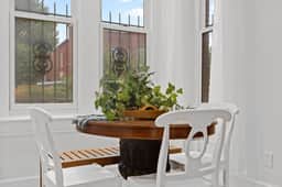 Capitol Hill 2-BR in Historic Townhome - Image 5