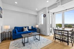 Modern and Stylish 2-Lvl 1-BR Penthouse Apt, Steps to H St - Image 3