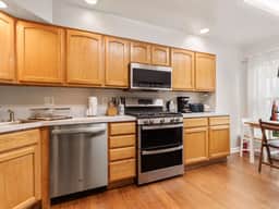 Classy Old Town Getaway, 3-BR in Perfect Location - Image 5