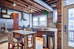 Spacious 3-Bedroom DC Townhome with Private Entrance and Parking near Union Market - Image 2