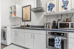 Beautiful 1-BR Flat Nestled Between Dupont & Logan - Image 3