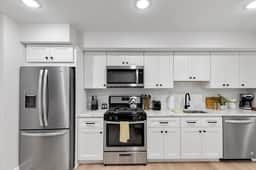 Excellent 2-BR Condo in Hip Area of DC - Image 4