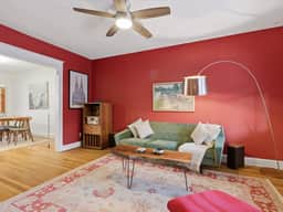 Capitol Hill Convenience, Entire 4-BR Rowhome - Image 2