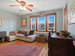 Capitol Hill Convenience, Entire 4-BR Rowhome - Image 5