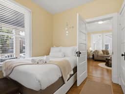 Charming Del Ray Home, Near Old Town & METRO-rail - Image 4