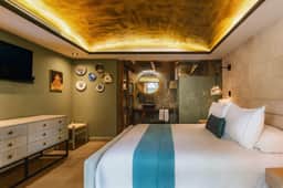 Casa Laja Hotel - Designer Queen Stay with Balcony - Image 2