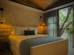 Casa Laja Hotel - Designer Queen Stay with Balcony - Image 5