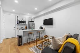 1-BR Suite DC Getaway, Steps to H Street - Image 4
