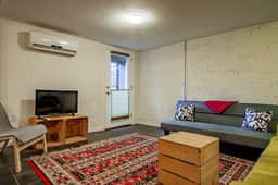 Cozy Bloomingdale English Basement Near DC Hospitals - Image 3