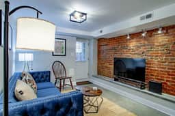 2-BR Petworth Pad / Walk to METRO Subway - Image 3