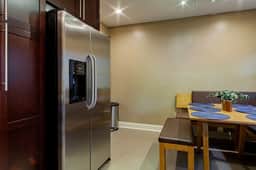 Pentagon City Homestay / Parking available - Image 5