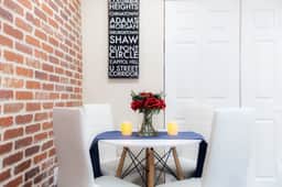 Lovely 2BR & Short Ride to Union Station - Image 2