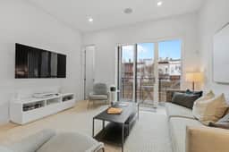 Bloomingdale 4-BR Homestay / Rooftop + Parking - Image 3