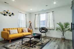 Spacious 2-BR 2-Bath | 3-Blocks to H St Corridor - Image 2