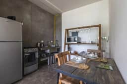 Cozy 2BR flat near downtown and beaches - Image 5