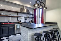 Exceptional Designer Victorian Home // Close to METRO Subway - Image 5