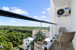 Caribbean View Studio - Rooftop Pool near 5th Ave - Image 5