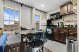 Little Penthouse in Little Italy / Inner Harbor - Image 3