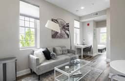 Modern 1 BR - clean finishes. - Image 2