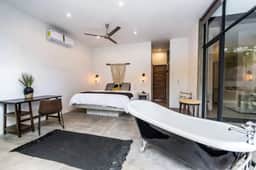 Short drive to beach / 3BR Spacious apartment - Image 2