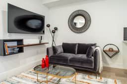 2-BR in Great DC Location / Transit & Shopping - Image 5