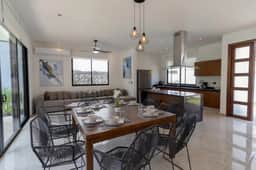 2BR Spacious condo w/ private pool near beaches - Image 4