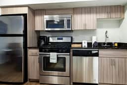 Walk to the National Cathedral and The Zoo / Private Apartment - Image 3