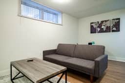 Walk to the National Cathedral and The Zoo / Private Apartment - Image 2