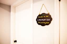 Sanctuary in the city | FREE parking | Walkable - Image 3