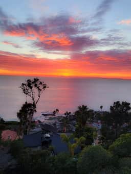 Watch & Listen to the Waves Crash on the Sand at this Laguna Beach Home - Image 2
