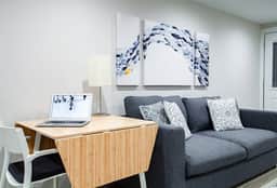MODERN & SPACIOUS 2-BR ✮✮✮✮✮ SUBWAY // SHOPPING - Image 4