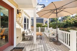 Clarendon Getaway, 6-BR Luxurious Urban Estate - Image 2