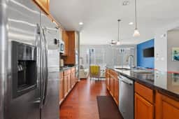 Convenience at a Great Value 4-BR DC Homestay - Image 4
