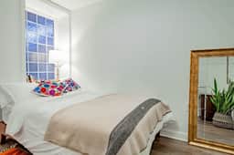 A Pleasant Stay in Columbia Heights with 2-BR - Image 5