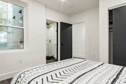 Relax 3Blocks near H St Corridor with 2-BR 2-Bath - Image 5